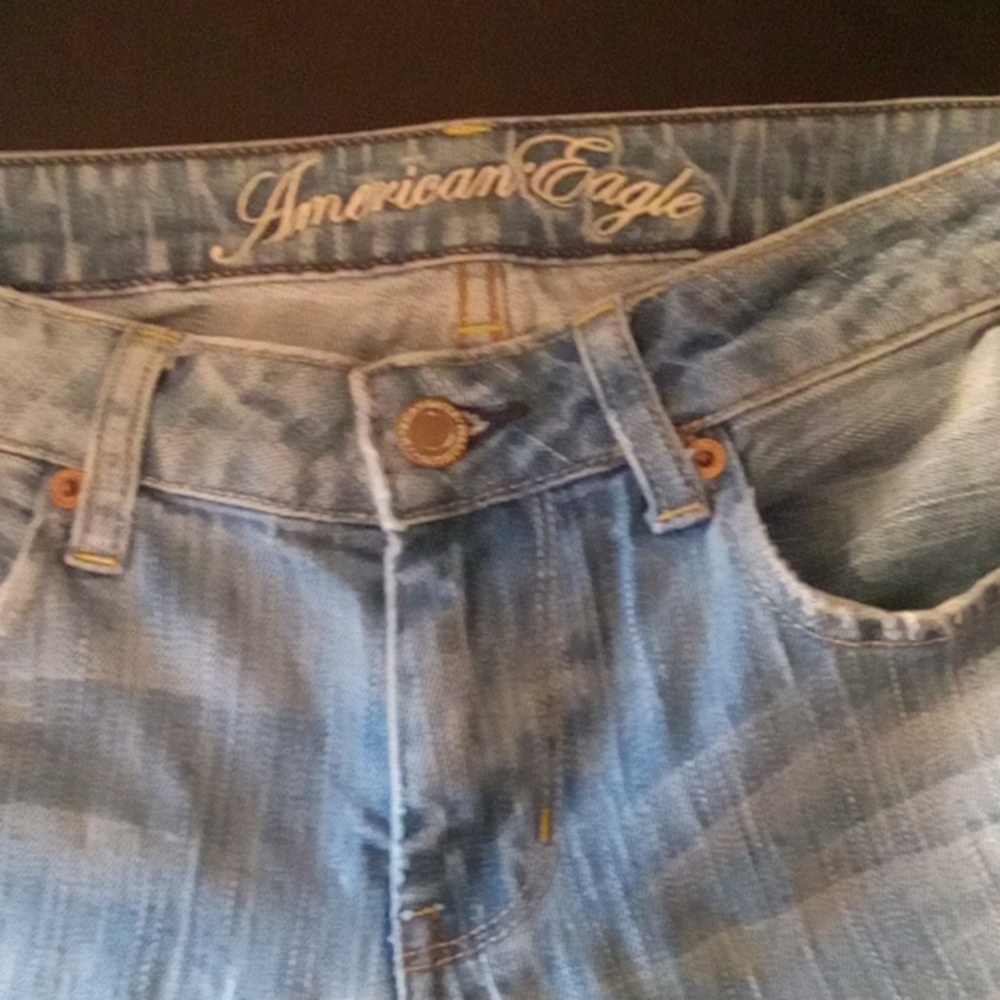 AMERICAN EAGLE JEANS